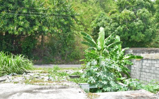 CITRONIER – 6112.sq.ft Sea Front Lot with Single Storey Fixer