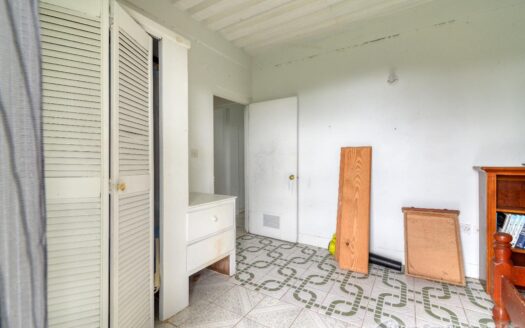 CORONA – 2 Floor, 6 Bedroom, 5 bath house in serene, central location on 1.10 Acre of lush property