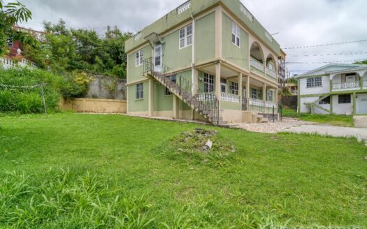 CHECKHALL – Versatile 6-Bedroom, 4-Apartment Property with Astounding Sea Vistas