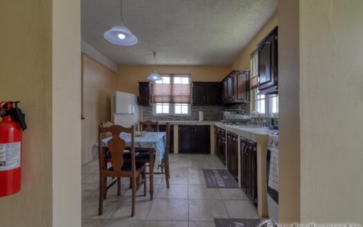 CHECKHALL – Versatile 6-Bedroom, 4-Apartment Property with Astounding Sea Vistas