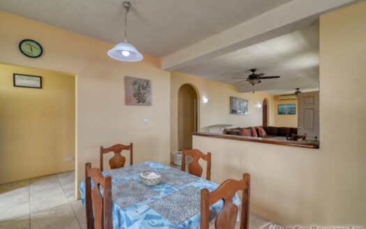 CHECKHALL – Versatile 6-Bedroom, 4-Apartment Property with Astounding Sea Vistas