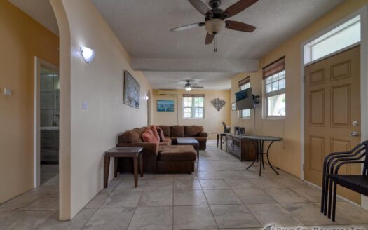 CHECKHALL – Versatile 6-Bedroom, 4-Apartment Property with Astounding Sea Vistas