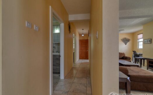 CHECKHALL – Versatile 6-Bedroom, 4-Apartment Property with Astounding Sea Vistas