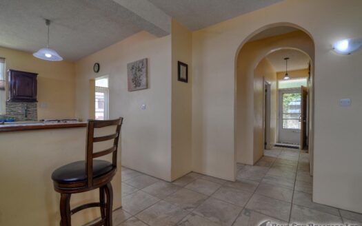 CHECKHALL – Versatile 6-Bedroom, 4-Apartment Property with Astounding Sea Vistas