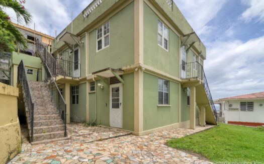 CHECKHALL – Versatile 6-Bedroom, 4-Apartment Property with Astounding Sea Vistas