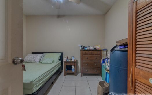 CHECKHALL – Versatile 6-Bedroom, 4-Apartment Property with Astounding Sea Vistas