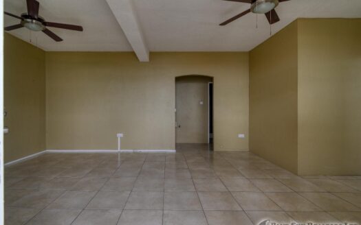 CHECKHALL – Versatile 6-Bedroom, 4-Apartment Property with Astounding Sea Vistas