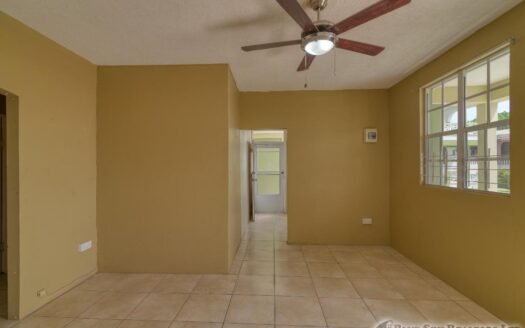 CHECKHALL – Versatile 6-Bedroom, 4-Apartment Property with Astounding Sea Vistas