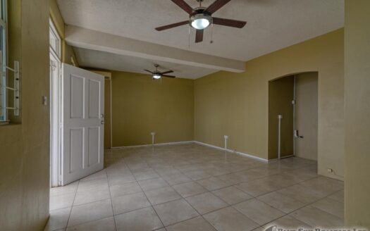 CHECKHALL – Versatile 6-Bedroom, 4-Apartment Property with Astounding Sea Vistas