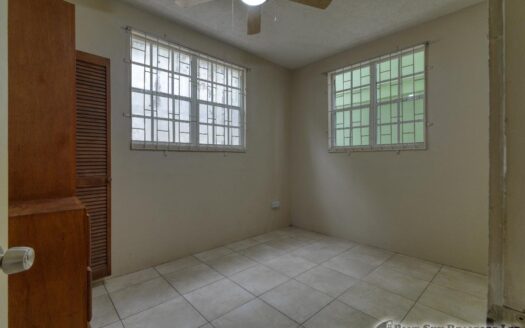 CHECKHALL – Versatile 6-Bedroom, 4-Apartment Property with Astounding Sea Vistas