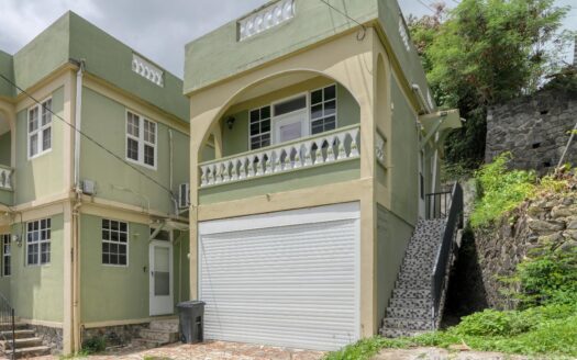 CHECKHALL – Versatile 6-Bedroom, 4-Apartment Property with Astounding Sea Vistas