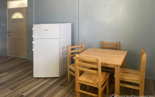 CHECKHALL – Versatile 6-Bedroom, 4-Apartment Property with Astounding Sea Vistas