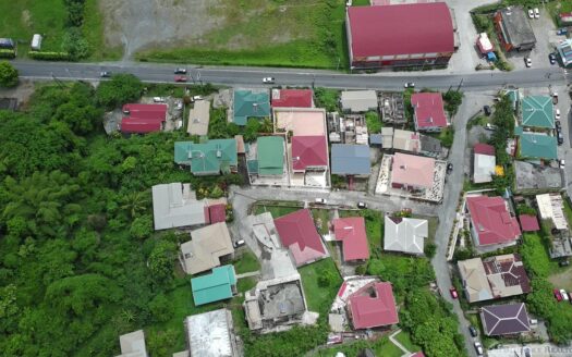 CHECKHALL – Versatile 6-Bedroom, 4-Apartment Property with Astounding Sea Vistas