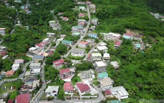 CHECKHALL – Versatile 6-Bedroom, 4-Apartment Property with Astounding Sea Vistas