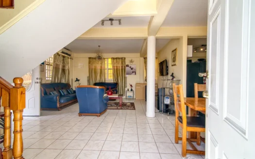 Fields Lane, ROSEAU – 3 Floor Elegant Home With Commercial Ground Floor On 1,185 sq.ft.