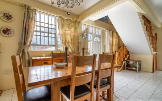 Fields Lane, ROSEAU – 3 Floor Elegant Home With Commercial Ground Floor On 1,185 sq.ft.