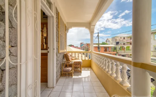 Fields Lane, ROSEAU – 3 Floor Elegant Home With Commercial Ground Floor On 1,185 sq.ft.