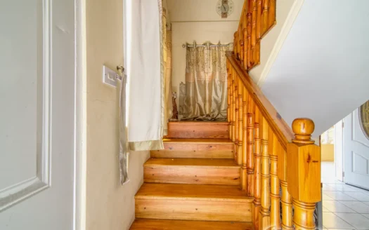 Fields Lane, ROSEAU – 3 Floor Elegant Home With Commercial Ground Floor On 1,185 sq.ft.