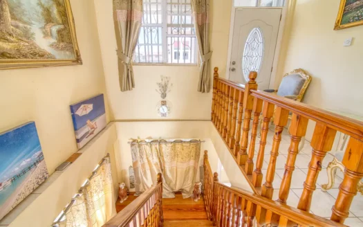 Fields Lane, ROSEAU – 3 Floor Elegant Home With Commercial Ground Floor On 1,185 sq.ft.