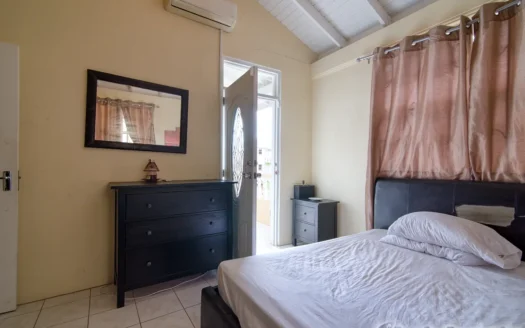 Fields Lane, ROSEAU – 3 Floor Elegant Home With Commercial Ground Floor On 1,185 sq.ft.