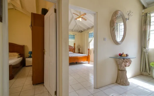 Fields Lane, ROSEAU – 3 Floor Elegant Home With Commercial Ground Floor On 1,185 sq.ft.