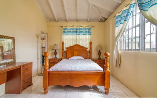 Fields Lane, ROSEAU – 3 Floor Elegant Home With Commercial Ground Floor On 1,185 sq.ft.