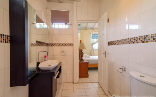 Fields Lane, ROSEAU – 3 Floor Elegant Home With Commercial Ground Floor On 1,185 sq.ft.