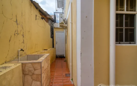 Fields Lane, ROSEAU – 3 Floor Elegant Home With Commercial Ground Floor On 1,185 sq.ft.