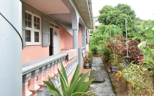 Geneva, GRAND BAY – 3 Bedroom Bungalow Fixer On 7,160.sq.ft. With Sea View