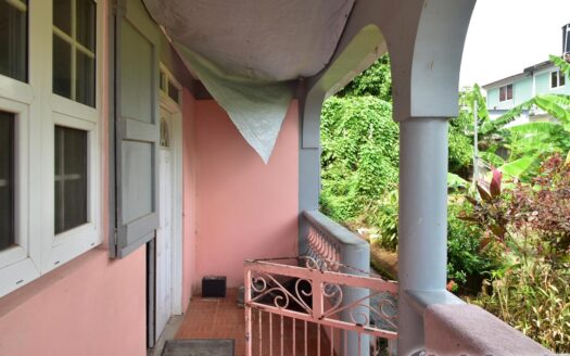 Geneva, GRAND BAY – 3 Bedroom Bungalow Fixer On 7,160.sq.ft. With Sea View