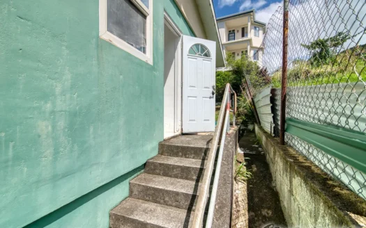 15th Street, CANEFIELD – 3 Floor, 7 Bedroom Sea View Residence