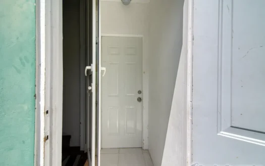 15th Street, CANEFIELD – 3 Floor, 7 Bedroom Sea View Residence