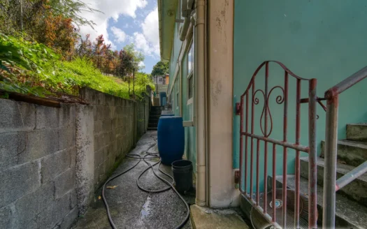 15th Street, CANEFIELD – 3 Floor, 7 Bedroom Sea View Residence