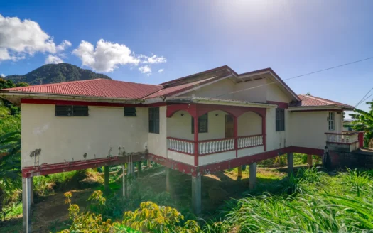CASTLE COMFORT – 3 Bedroom Spacious Bungalow On Generous Lot with High-Potential Ground Floor