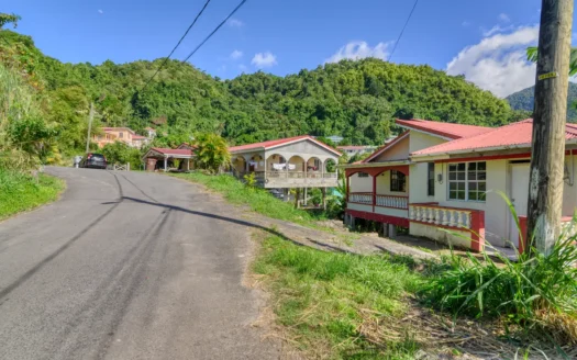 CASTLE COMFORT – 3 Bedroom Spacious Bungalow On Generous Lot with High-Potential Ground Floor