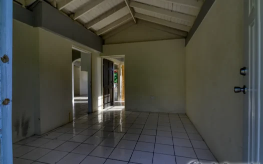 CASTLE COMFORT – 3 Bedroom Spacious Bungalow On Generous Lot with High-Potential Ground Floor