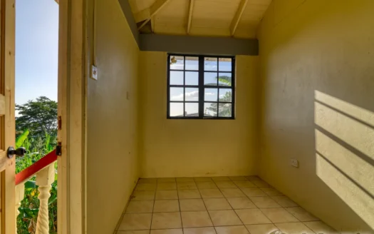 CASTLE COMFORT – 3 Bedroom Spacious Bungalow On Generous Lot with High-Potential Ground Floor