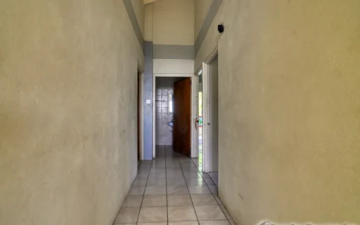 CASTLE COMFORT – 3 Bedroom Spacious Bungalow On Generous Lot with High-Potential Ground Floor