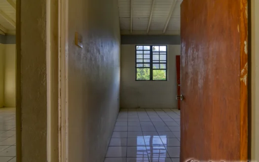 CASTLE COMFORT – 3 Bedroom Spacious Bungalow On Generous Lot with High-Potential Ground Floor