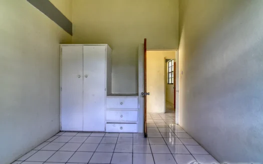CASTLE COMFORT – 3 Bedroom Spacious Bungalow On Generous Lot with High-Potential Ground Floor