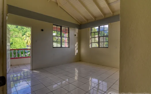 CASTLE COMFORT – 3 Bedroom Spacious Bungalow On Generous Lot with High-Potential Ground Floor