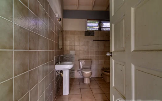 CASTLE COMFORT – 3 Bedroom Spacious Bungalow On Generous Lot with High-Potential Ground Floor