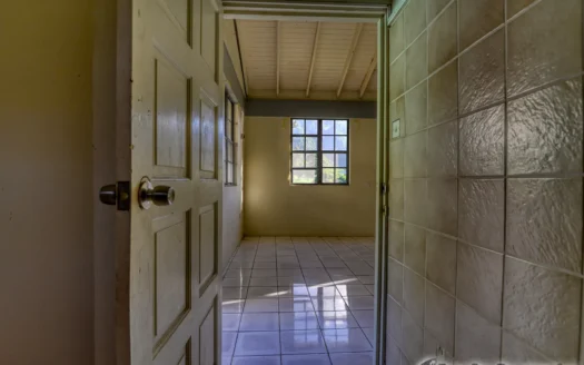 CASTLE COMFORT – 3 Bedroom Spacious Bungalow On Generous Lot with High-Potential Ground Floor