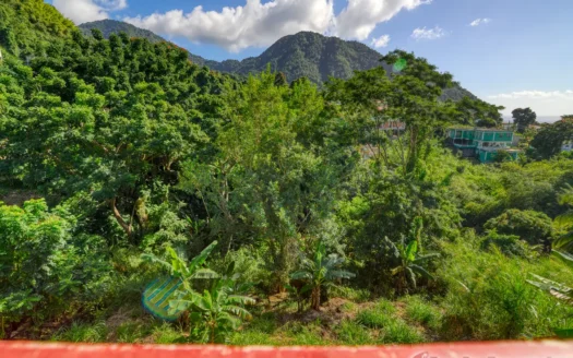 CASTLE COMFORT – 3 Bedroom Spacious Bungalow On Generous Lot with High-Potential Ground Floor