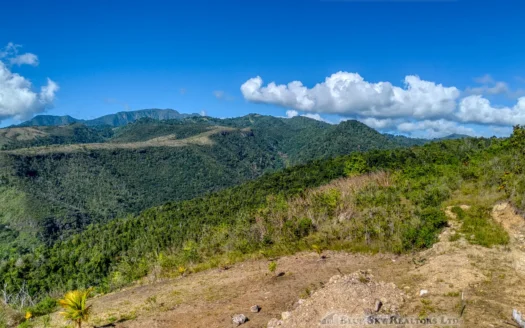 MACOUCHERIE – 3.945 Acres of Gently Sloping Hillside with Astounding Views