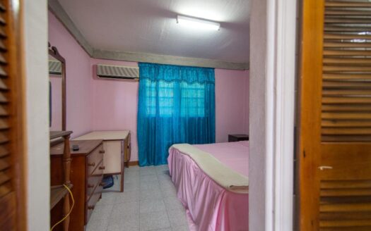 PICARD, Portsmouth – 8 Bedroom Double Apartment Buildings On 1 Acre