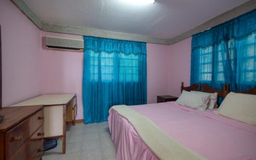 PICARD, Portsmouth – 8 Bedroom Double Apartment Buildings On 1 Acre