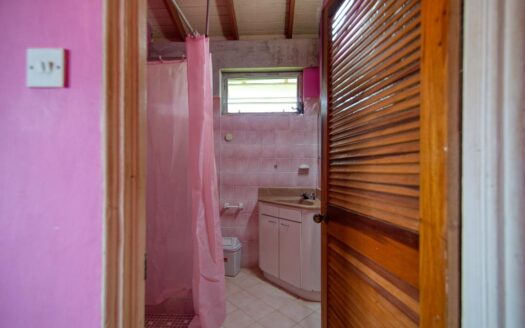 PICARD, Portsmouth – 8 Bedroom Double Apartment Buildings On 1 Acre