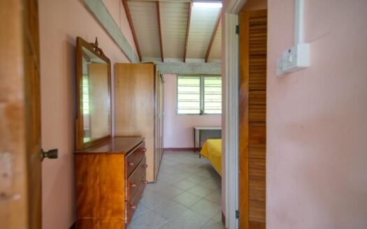 PICARD, Portsmouth – 8 Bedroom Double Apartment Buildings On 1 Acre