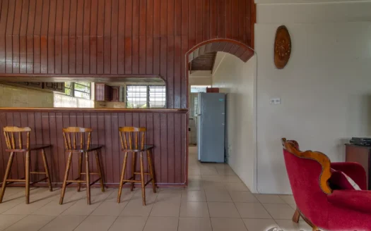 BELFAST – Spacious, Versatile 2 Floor, 6 Bedroom Residence In Upscale Community